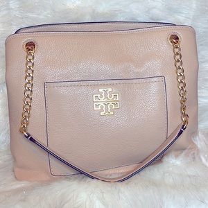 Tory Burch Britten hobo in a beautiful Mauve color